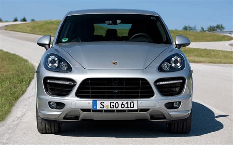 2013-porsche-cayenne-gts-front-end.jpg