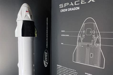 Estes launches SpaceX Falcon 9 as new fly and display model rocket | collectSPACE