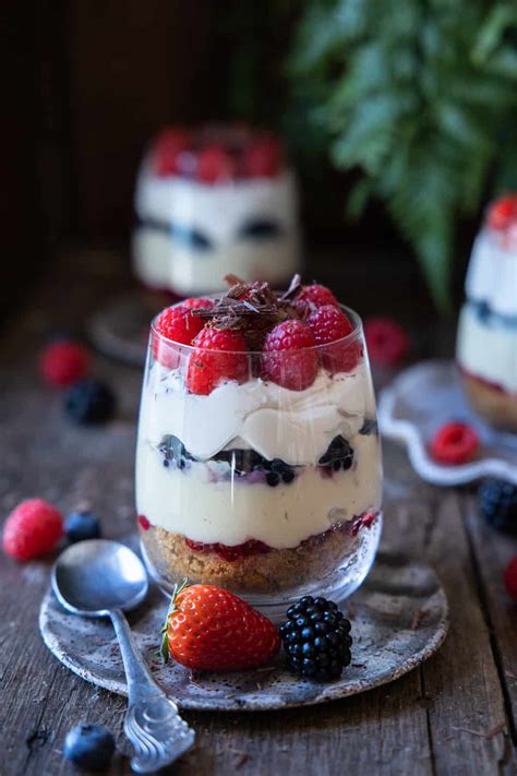 Vegan Trifle Cups with Berries | The Minimalist Vegan