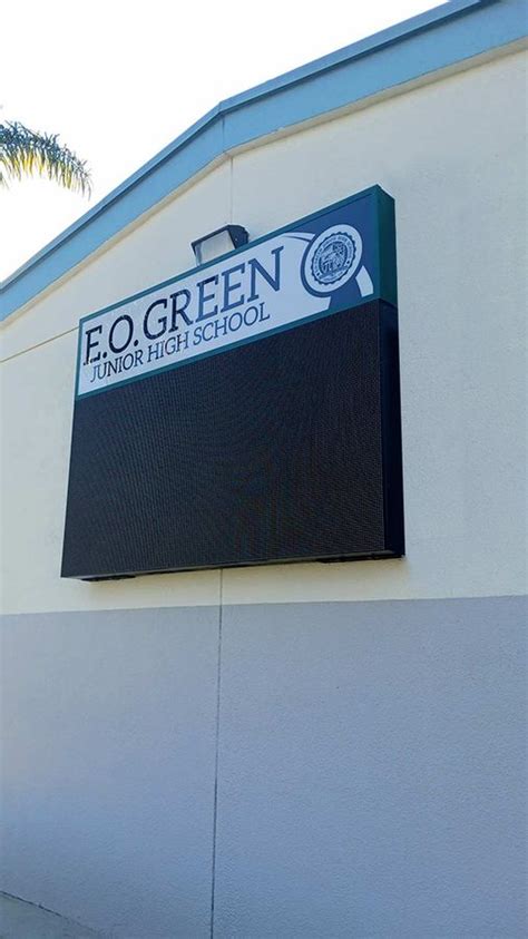 Outdoor sign installation on the building top | Front Signs