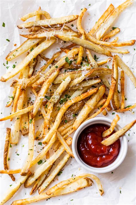 Air Fryer French Fries Recipe {Quick & CRISPY!} – WellPlated.com