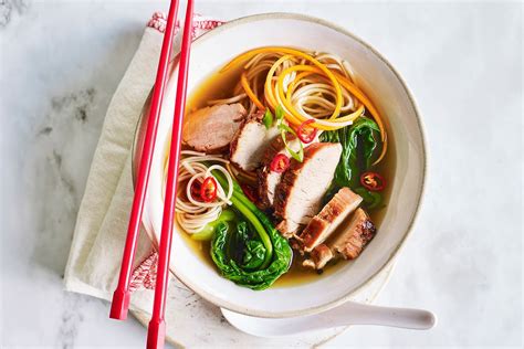 Long noodle soup with barbecue pork