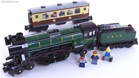 LEGO Emerald Night train from 2009 reviewed! set 10194