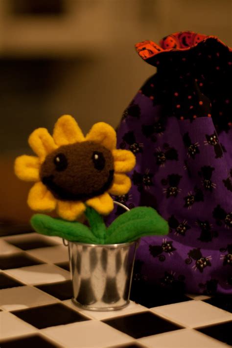 Plants vs Zombies Sunflower Plushie | Curiousity?