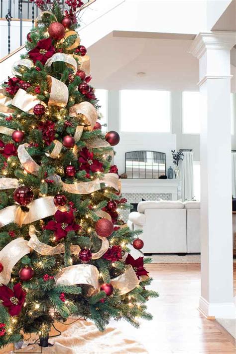 How to Decorate a Christmas Tree Like a Designer | The Lived-In Look