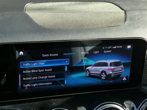 2022 Mercedes-Benz GLB Road Test and Review | Autobytel