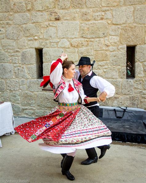 hungarian folk dance Hungarian Women, Hungarian Dance, Hungarian Embroidery, Folk Dance, Fair ...