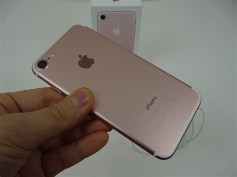 Apple iPhone 7 Unboxing (32 GB, Rose Gold): a Familiar Face Gives Up ...