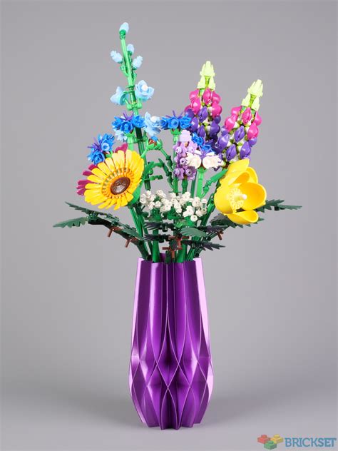 LEGO 10313 Wildflower Bouquet review | Brickset