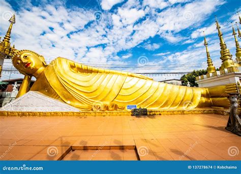 The Reclining Buddha Statue in Pong Sunan Temple Stock Photo - Image of reclining, gold: 137278674