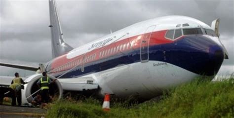 Crash of a Boeing 737-36M in Yogyakarta | Bureau of Aircraft Accidents Archives