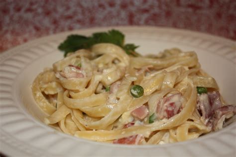 Linguine Carbonara Recipe with Prosciutto and Peas