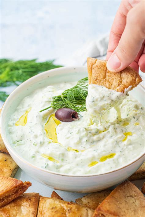 Tzatziki (Greek Yogurt Cucumber Dip) - Everyday Delicious