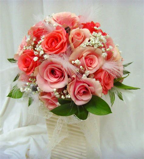 Wedding Flower Bouquets - Learn About the Different Shapes, Sizes & Styles ~ wedding flowers ideas