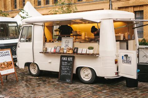 Everything You Need to Know About Having a Food Truck Wedding