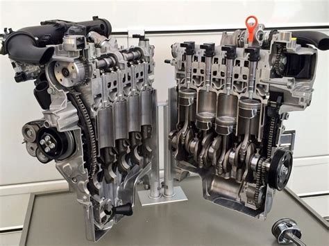 Inline four-cylinder engine cutaway - photo - HomemadeTools.net