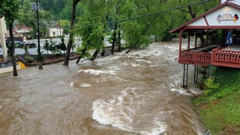 Rainfall causes flooding to rivers in north Georgia city