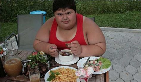 The fattest child in the world (6 pics + 1 video) - Izismile.com