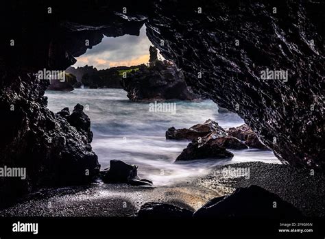 Sea Cave, Waianapanapa State Park, Hana, Maui, Hawaii Stock Photo - Alamy