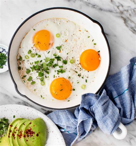 How to Make Sunny Side Up Eggs - Recipes by Love and Lemons