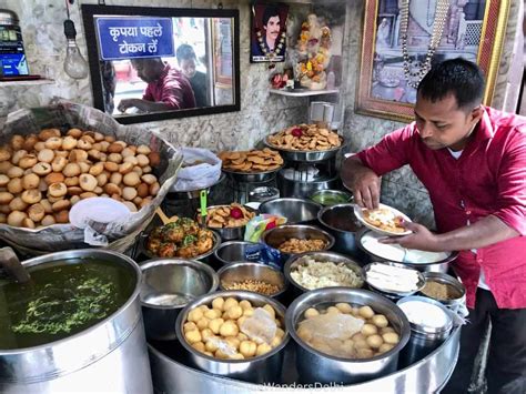 Delhi's Famous Street Food: A Guide for Beginners