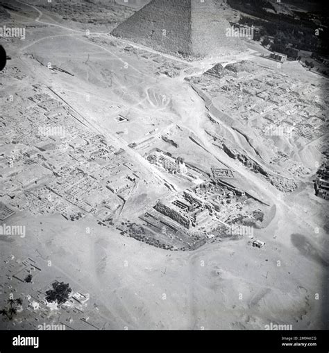 Aerial view of The Sphinx and Pyramid, Giza, Cairo, Egypt Stock Photo ...