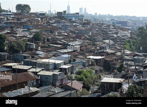 KENYA, Nairobi, Kibera slum / KENIA, Nairobi, Slum Kibera Stock Photo - Alamy