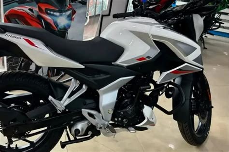 Bajaj Pulsar Price, Pulsar N150 Design, Engine, Gearbox, Colours - DellyRanks