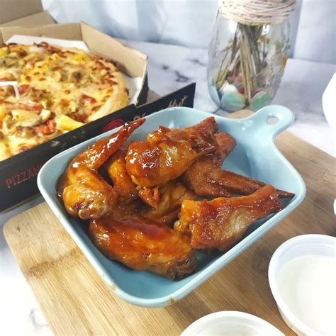 WingStreet By Pizza Hut Will Put The ‘W’ In Wings With New Flavors And ...