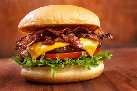 Burger as the Most Popular Fast Food: Here Are the Top Reasons | Lean And Green Business