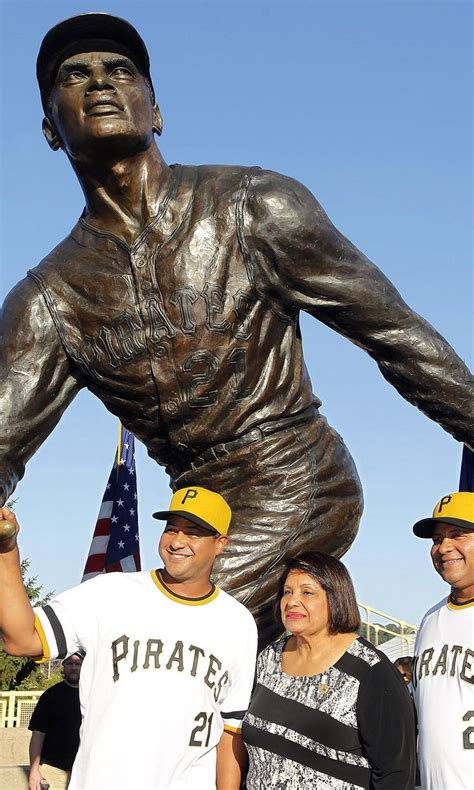 MLB Hall of Fame History: Roberto Clemente First Hispanic Player Inducted | FOX Sports