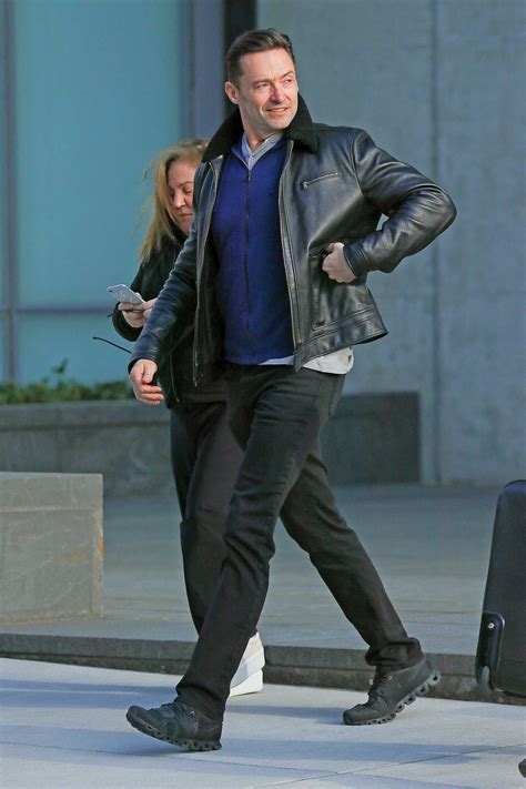 Hugh Jackman Leaves His Home in New York – Celeb Donut