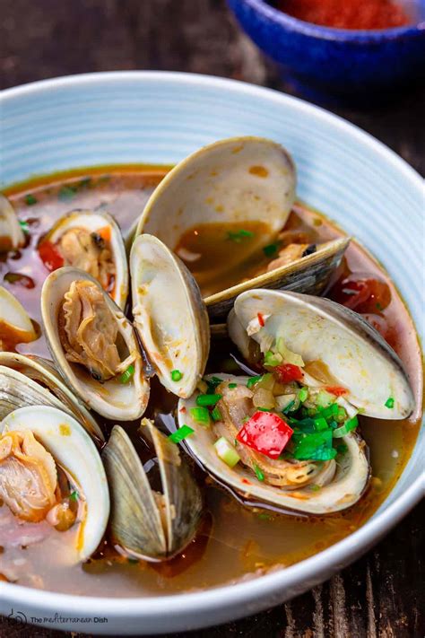 Mediterranean-Style Steamed Clams - How to Cook Clams | The Mediterranean Dish