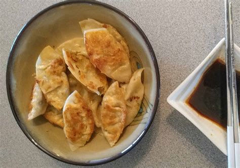 korean dumplings - Cooking Korean food with Maangchi