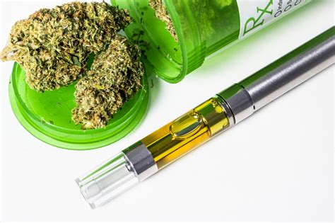 Thccbd Concentrated Oil Vape Pen Medical Marijuana Herb Stock Photo ...