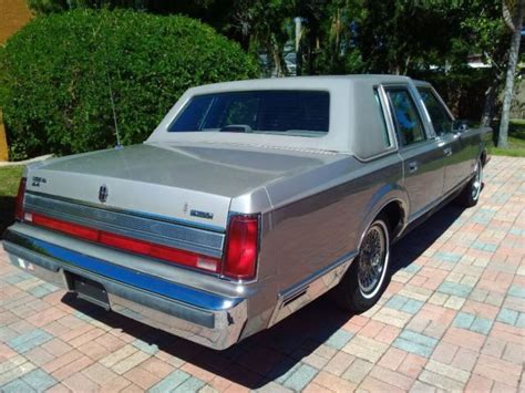 Lincoln Continental Cartier Signature Edition Town Car