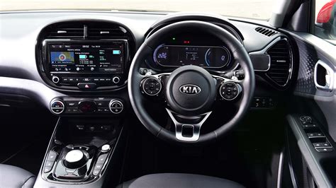 Kia Soul EV interior & comfort | DrivingElectric