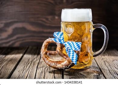 37,818 Oktoberfest pretzels Images, Stock Photos & Vectors | Shutterstock