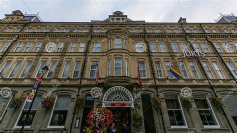 Facade of Jurys Inn Cardiff Editorial Photo - Image of history, building: 128386341