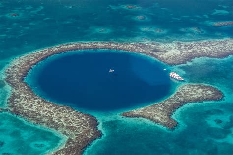 Researchers reveal first ever 3D map of Belize’s Great Blue Hole - Earth.com