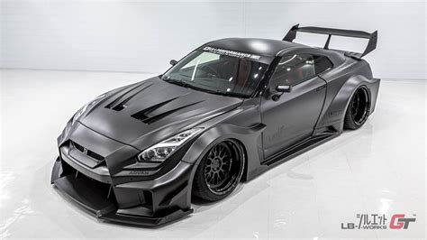 Liberty Walk Reveals Super Wide Nissan GT-R Silhouette Body Kit - autoevolution