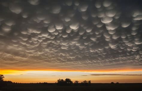 Fascinating Cloud Formations: Incredible Mammatus Clouds