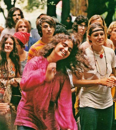 Hippies in the 60s : Fashion, Festivals, Flower Power | Woodstock, 60s hippie, Woodstock music