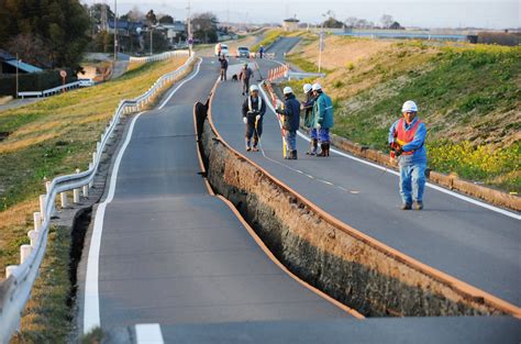 Tsunami kills hundreds after 8.9 Japan quake; little damage reported in West — News — Bangor ...