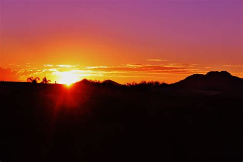 Why Desert Sunsets Are Incredibly Colorful - Atlas Obscura