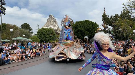 PHOTOS, VIDEO: New "Magic Happens" Parade Debuts at Disneyland - WDW ...