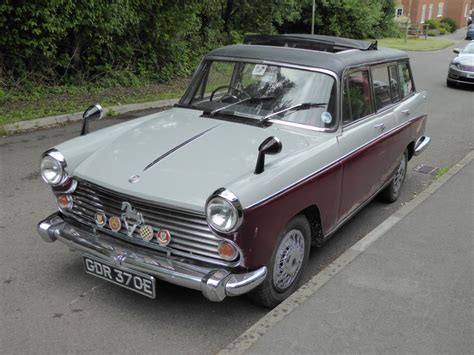 1967 Morris Oxford Traveller - off to a new home | Retro Rides