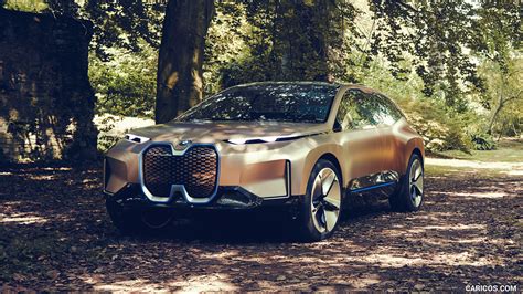 BMW Vision iNEXT | 2018MY | Front Three-Quarter