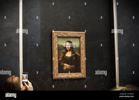 Mona Lisa, Louvre Museum, Paris, France. Louvre gallery paintings Stock Photo - Alamy