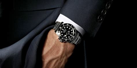 21 Best Dive Watches: Luxury To Budget Guide (2021)